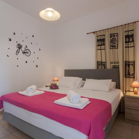 Manos Apartments Almirida Стая снимка