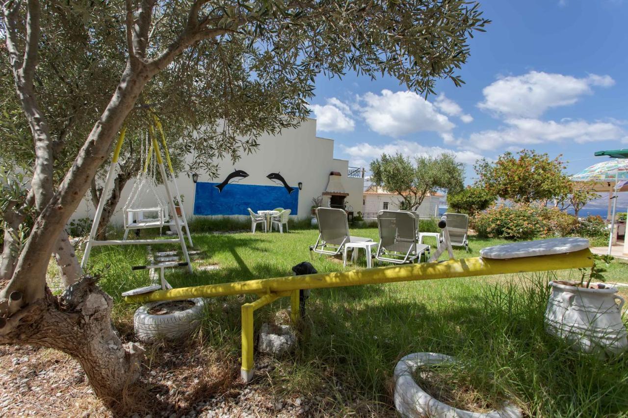 Manos Apartments Almirida Екстериор снимка