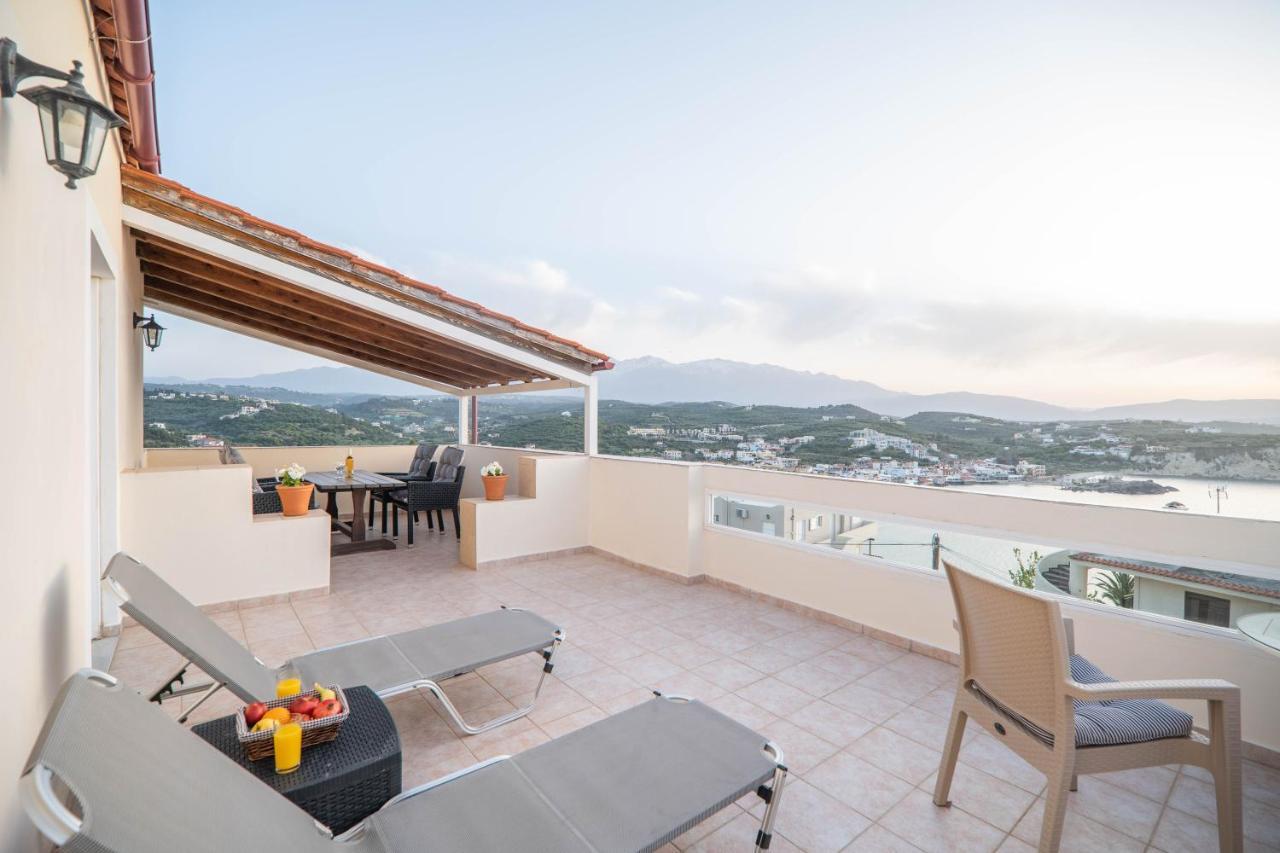 Manos Apartments Almirida Екстериор снимка