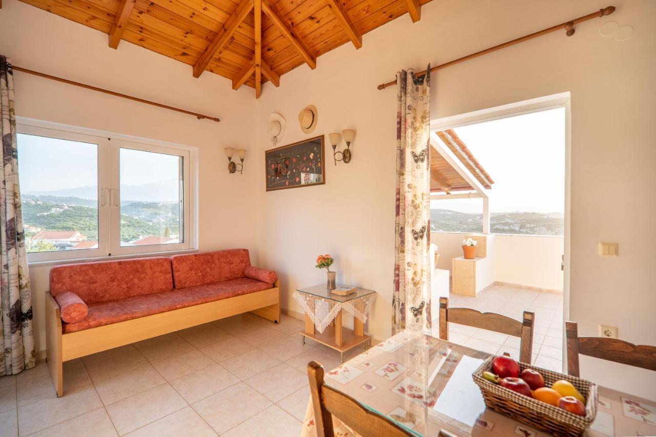 Manos Apartments Almirida Екстериор снимка