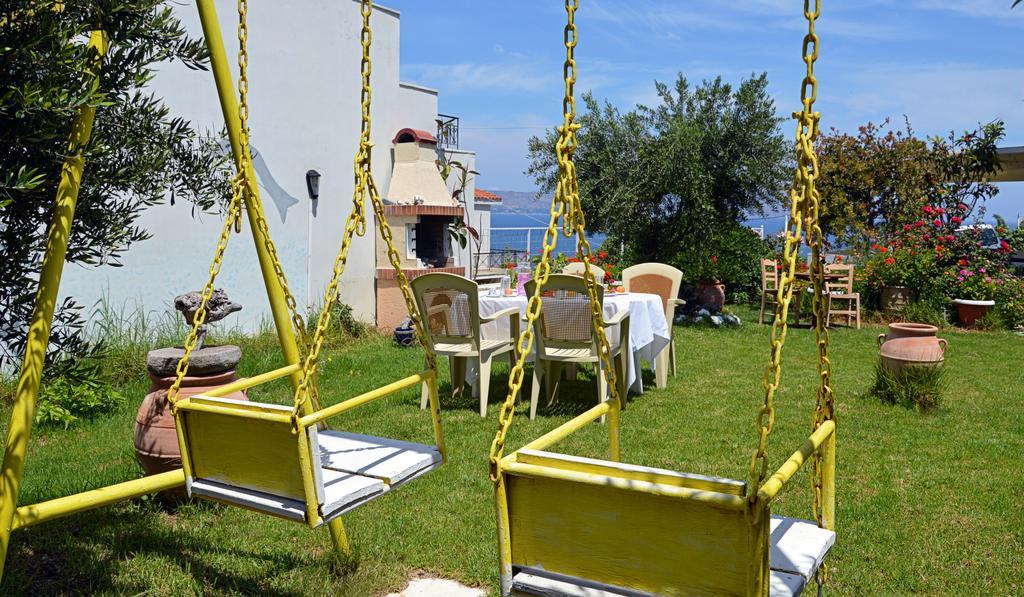 Manos Apartments Almirida Екстериор снимка