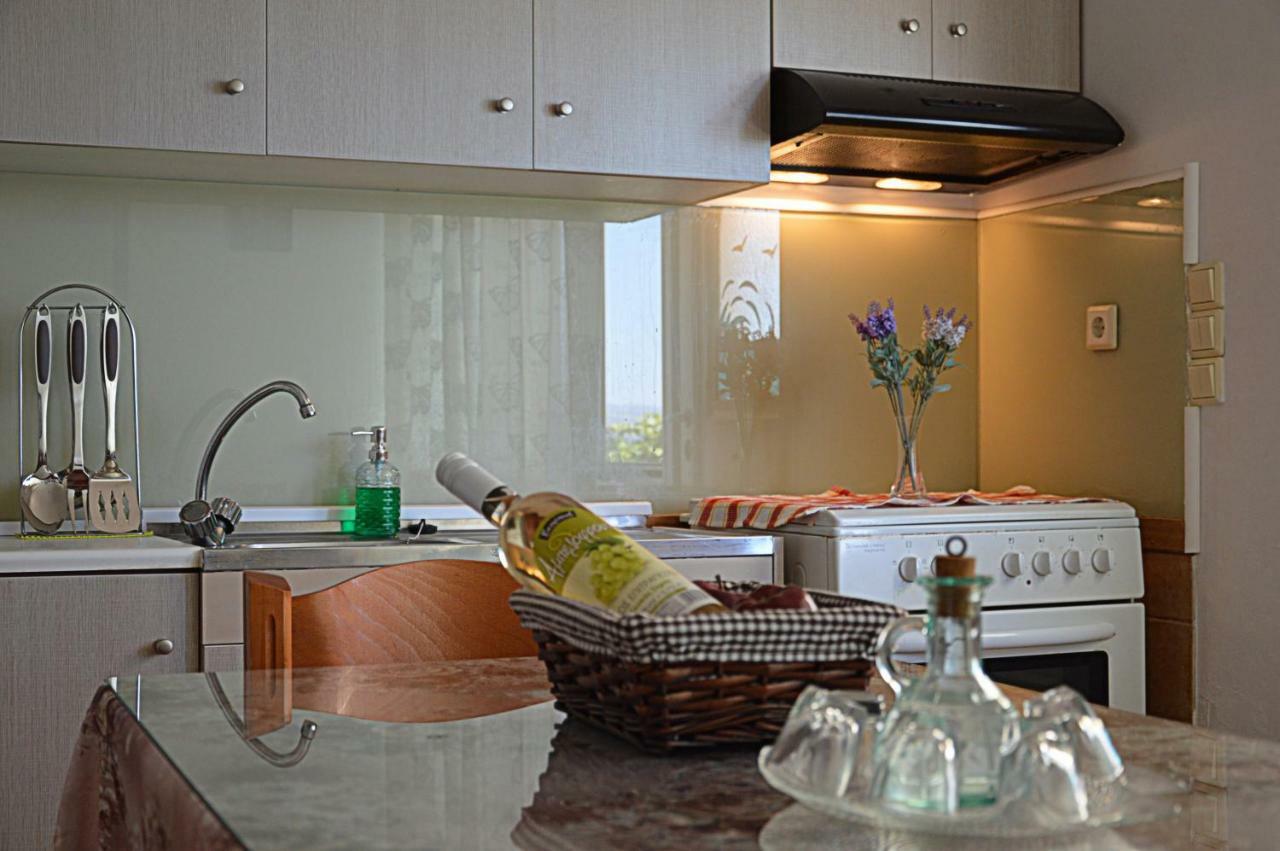 Manos Apartments Almirida Екстериор снимка