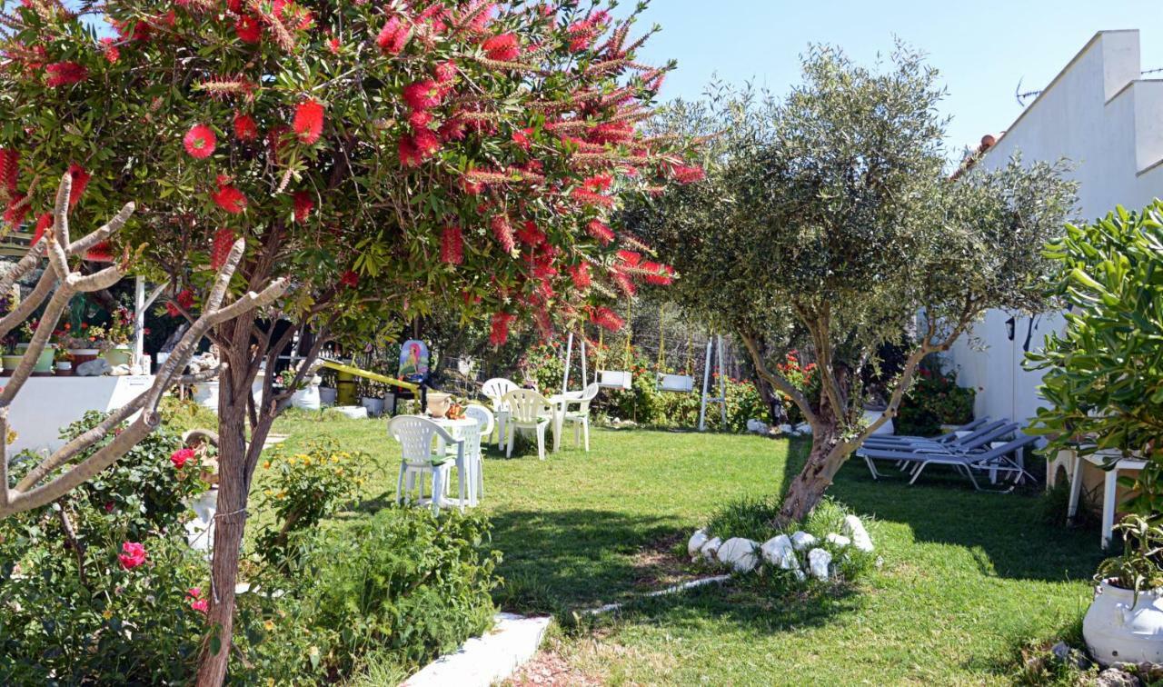 Manos Apartments Almirida Екстериор снимка