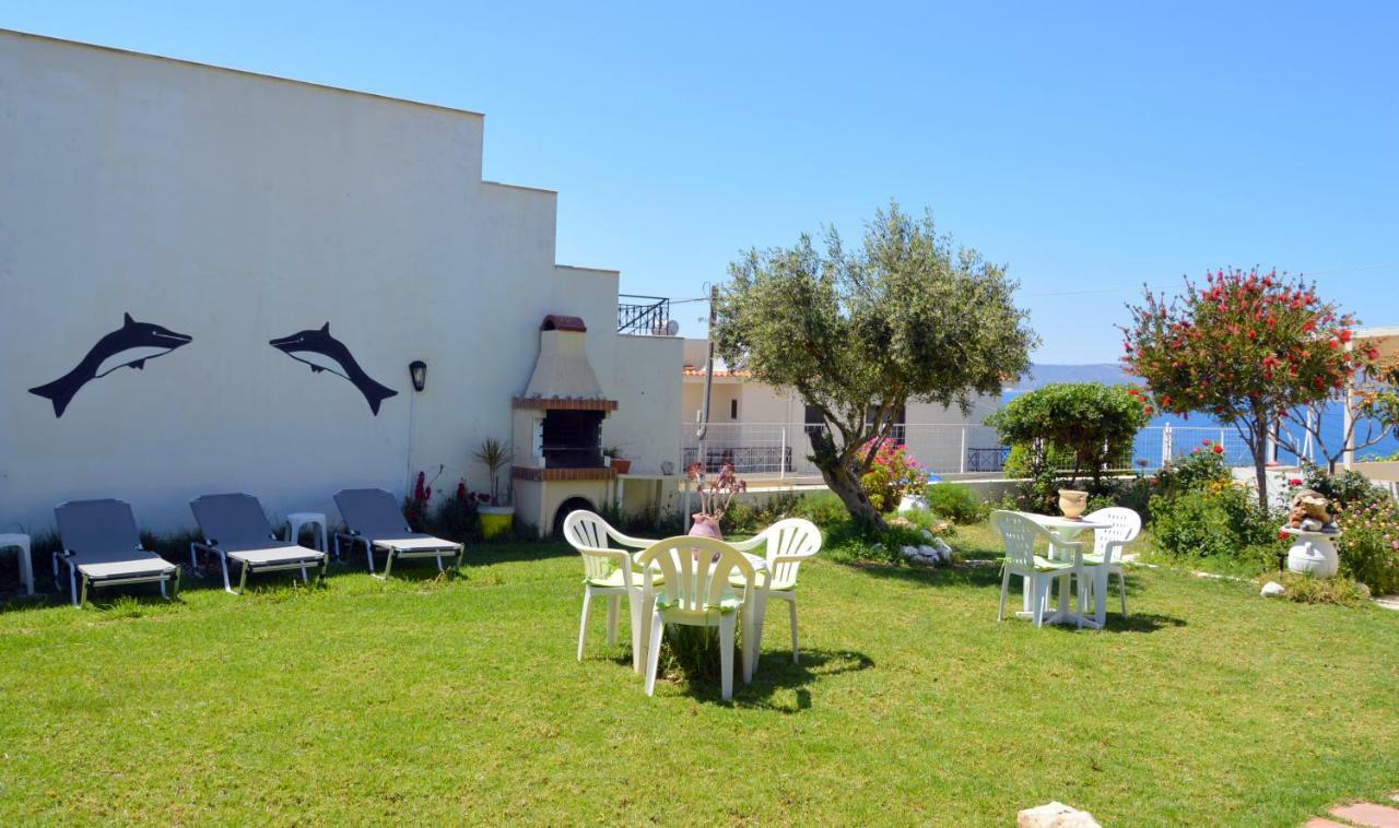 Manos Apartments Almirida Екстериор снимка