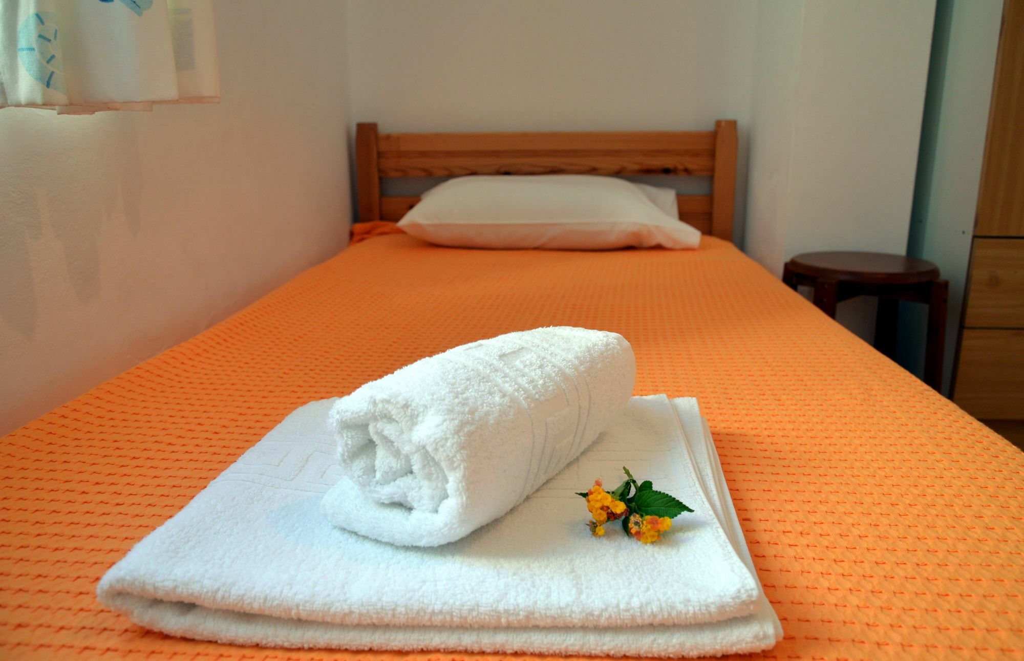 Manos Apartments Almirida Екстериор снимка