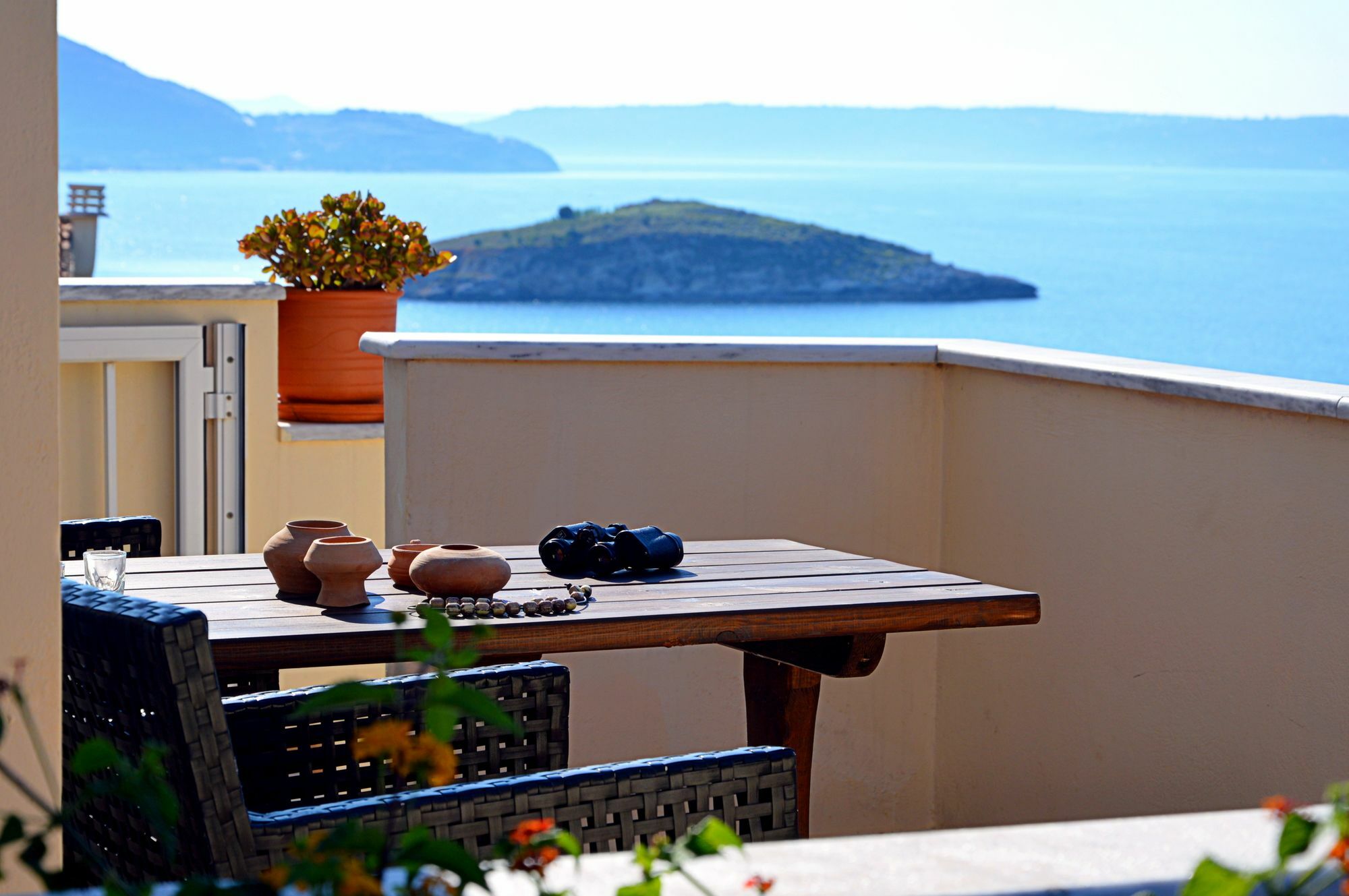 Manos Apartments Almirida Екстериор снимка