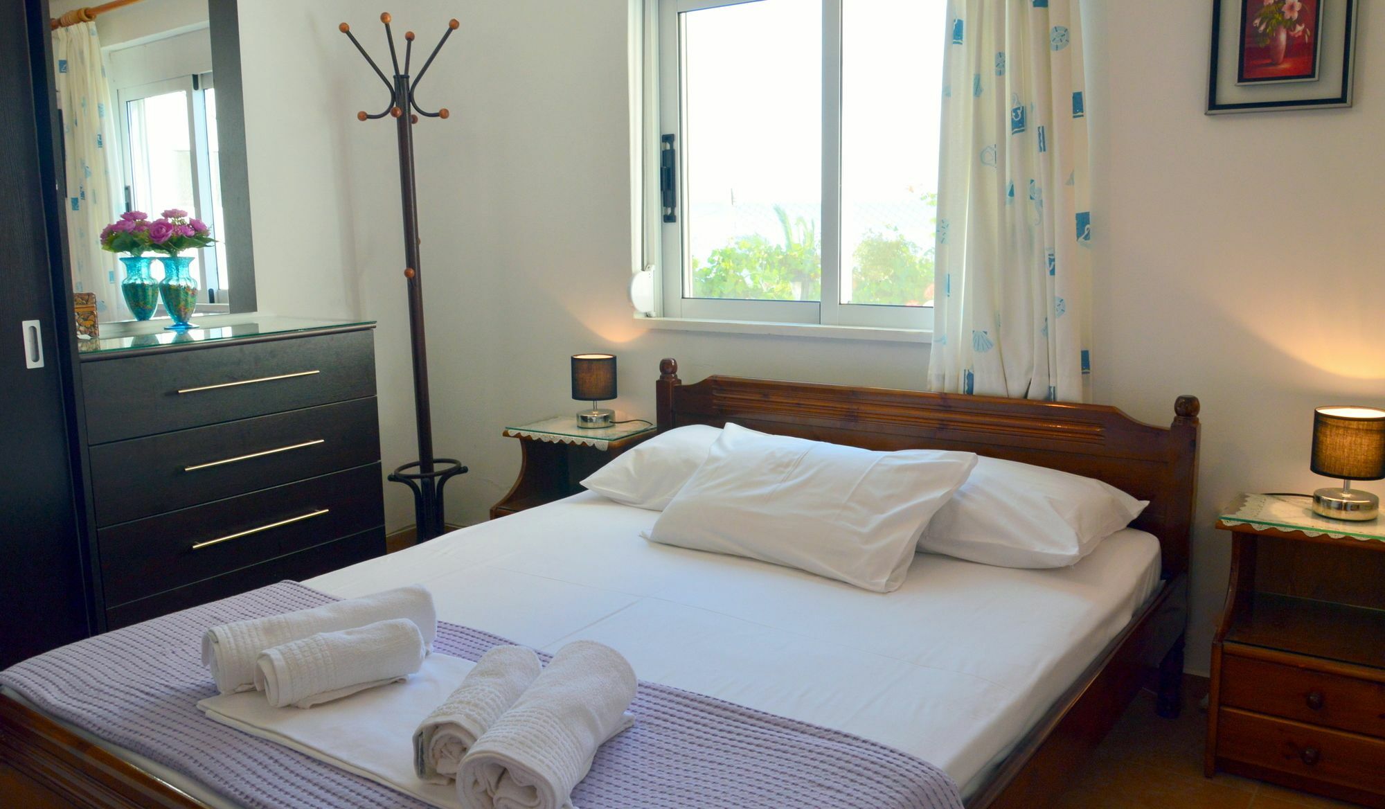 Manos Apartments Almirida Екстериор снимка